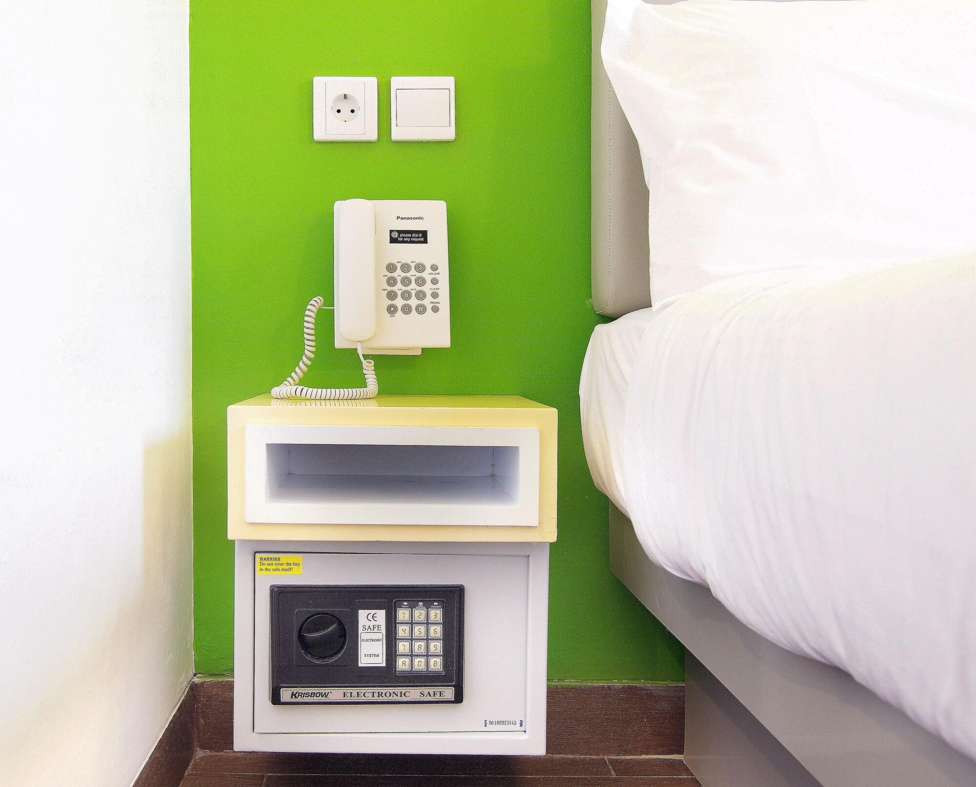 Amaris Hotel Serpong Tangerang Экстерьер фото